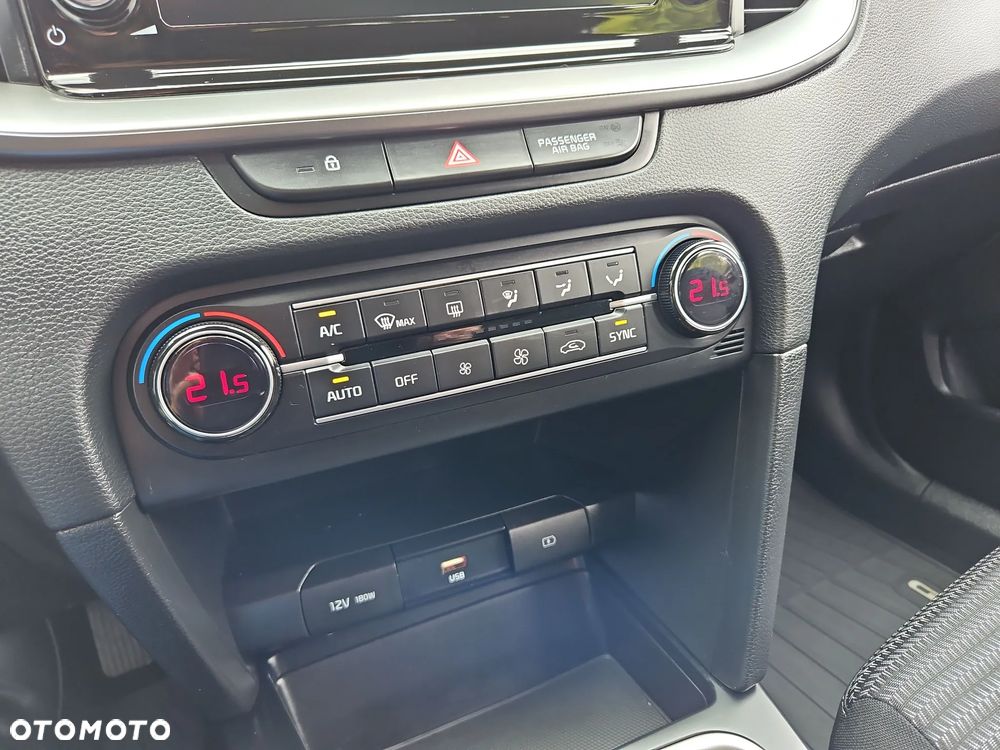 Kia XCeed 1.5 T-GDI M - 24