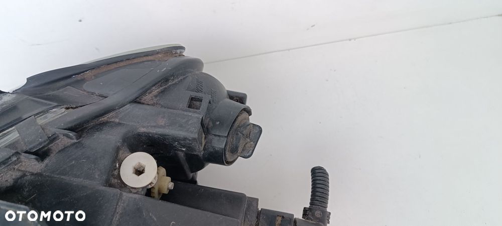 AUDI A3 8P XENON LAMPA PRAWA PRZÓD PRZEDNIA EU 8P0941004D - 8