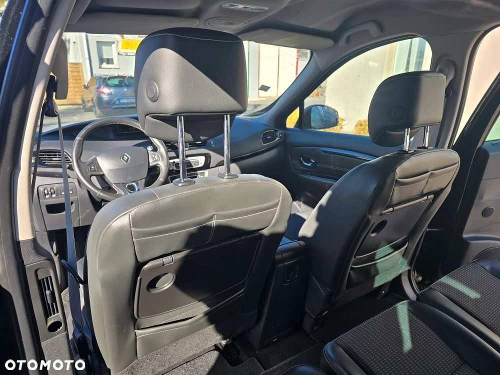 Renault Grand Scenic - 17