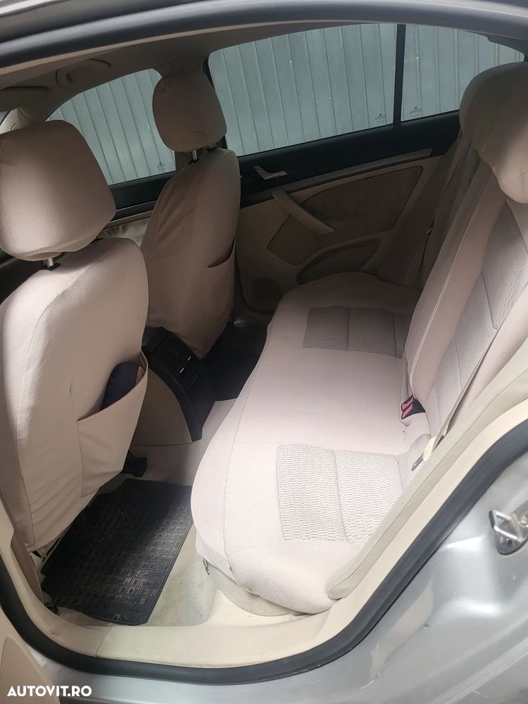 Skoda Octavia 1.6 FSI Classic - 7