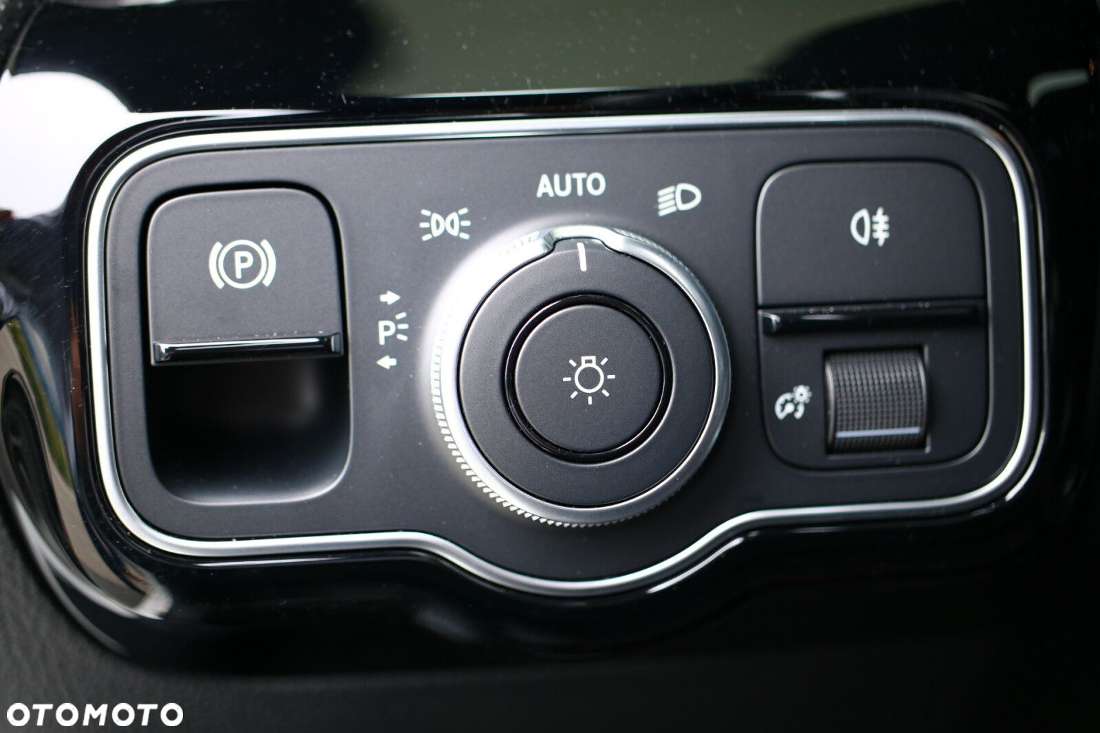 Mercedes-Benz CLA 220 4-Matic AMG Line 7G-DCT - 18