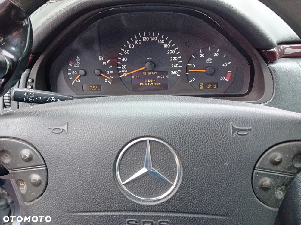 *MERCEDES W210* Samochód na części - 6