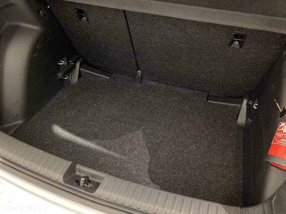 Skoda Fabia 1.0 Essence - 37