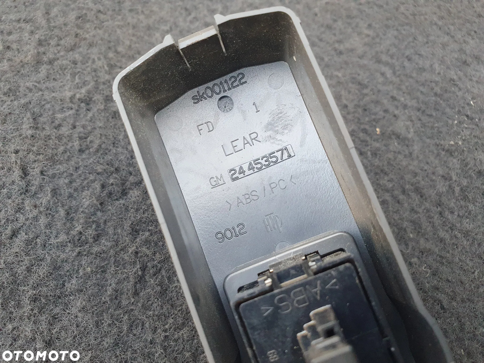 PANEL STEROWANIA SZYBY PRAWY PRZÓD OPEL SIGNUM VECTRA C 24453571 POSIADAM 2 SZT - 10