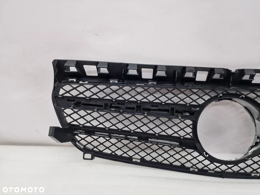 MERCEDES W176 A-KLASSA 12- CHROM / ATRAPA / GRILL PRZEDNI PRZÓD , NR A1768880260 , NR AUKCJI GL264 - 10