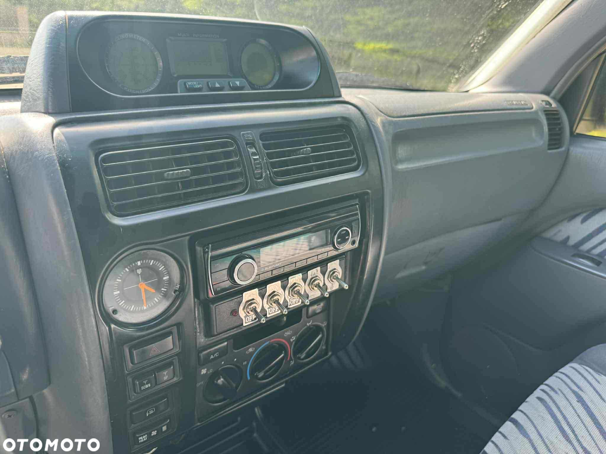 Toyota Land Cruiser - 16