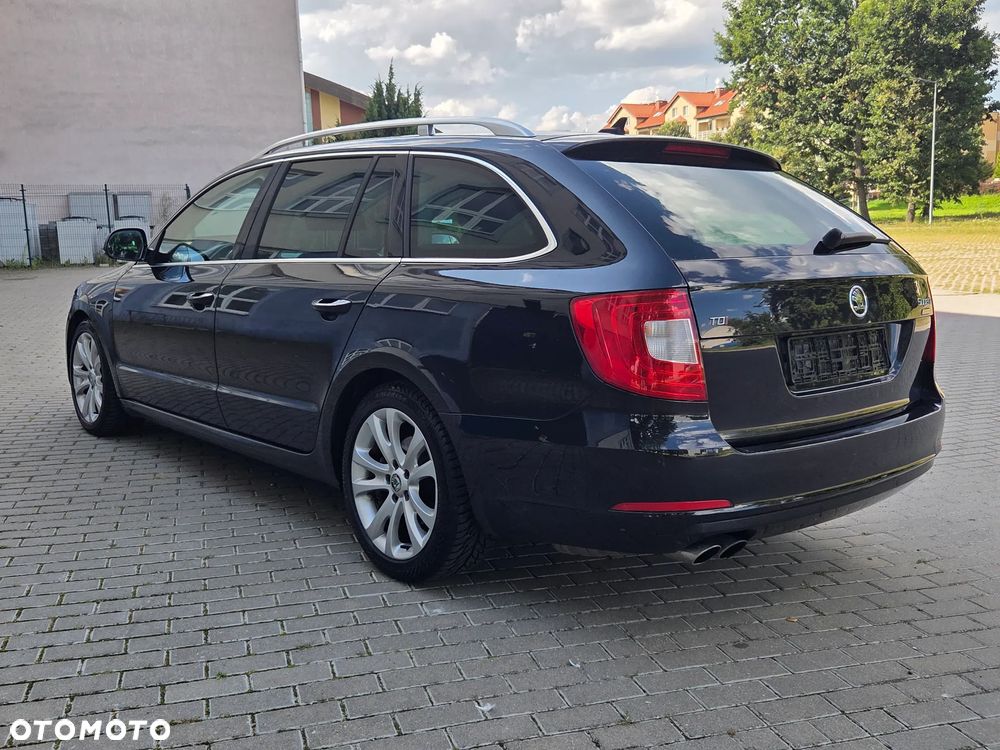 Skoda Superb 2.0 TDI PD Comfort - 11