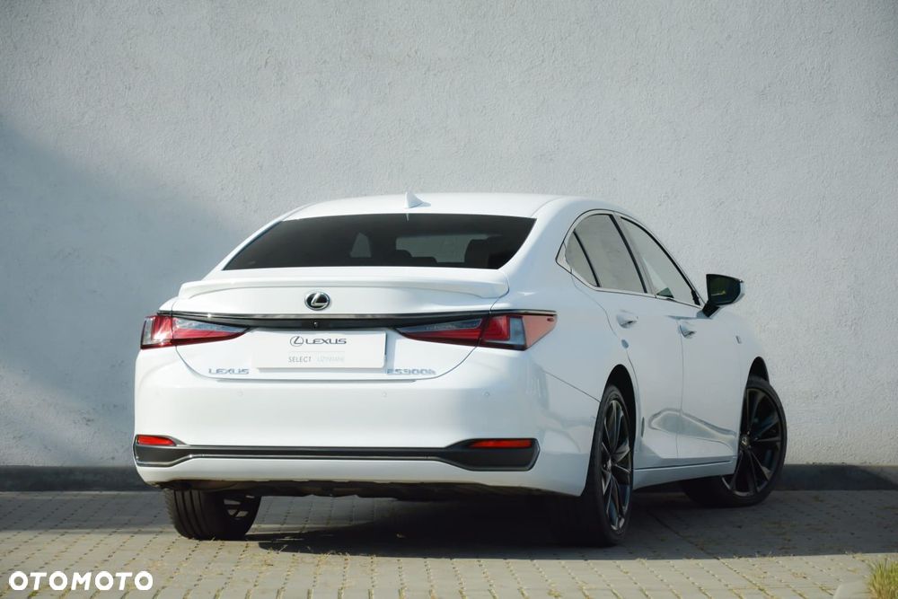 Lexus ES 300h F Sport Edition - 4