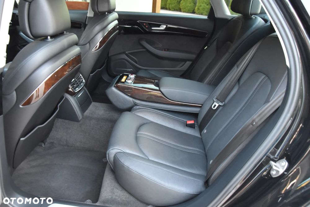Audi A8 4.0 TFSI L Quattro - 16