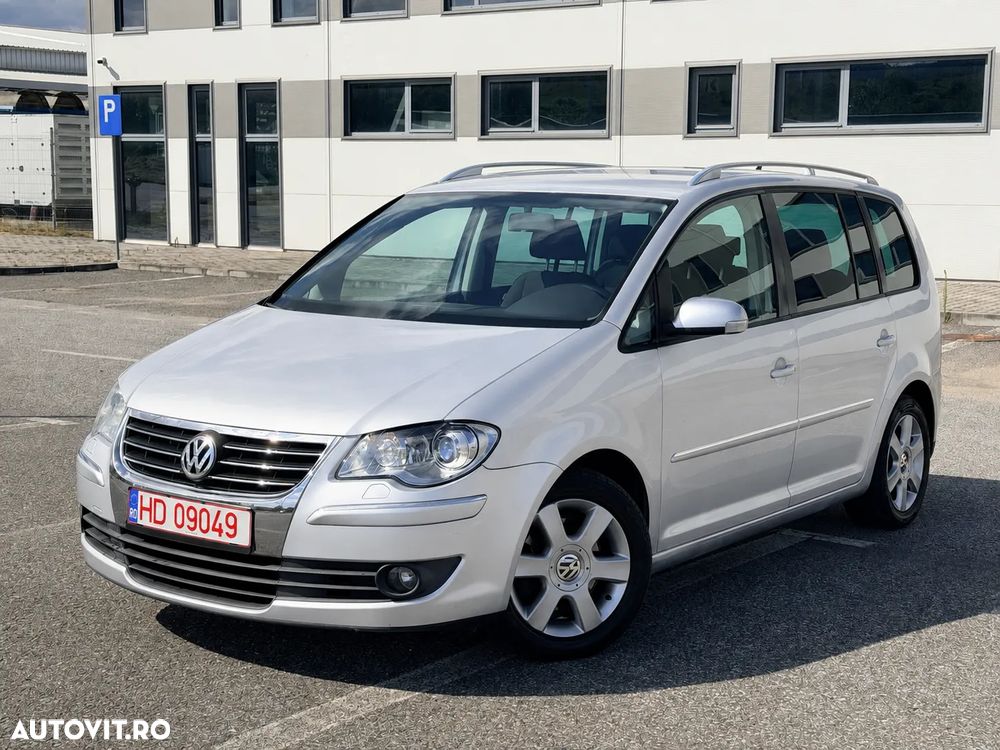 Volkswagen Touran 2.0 TDI DPF Highline - 1