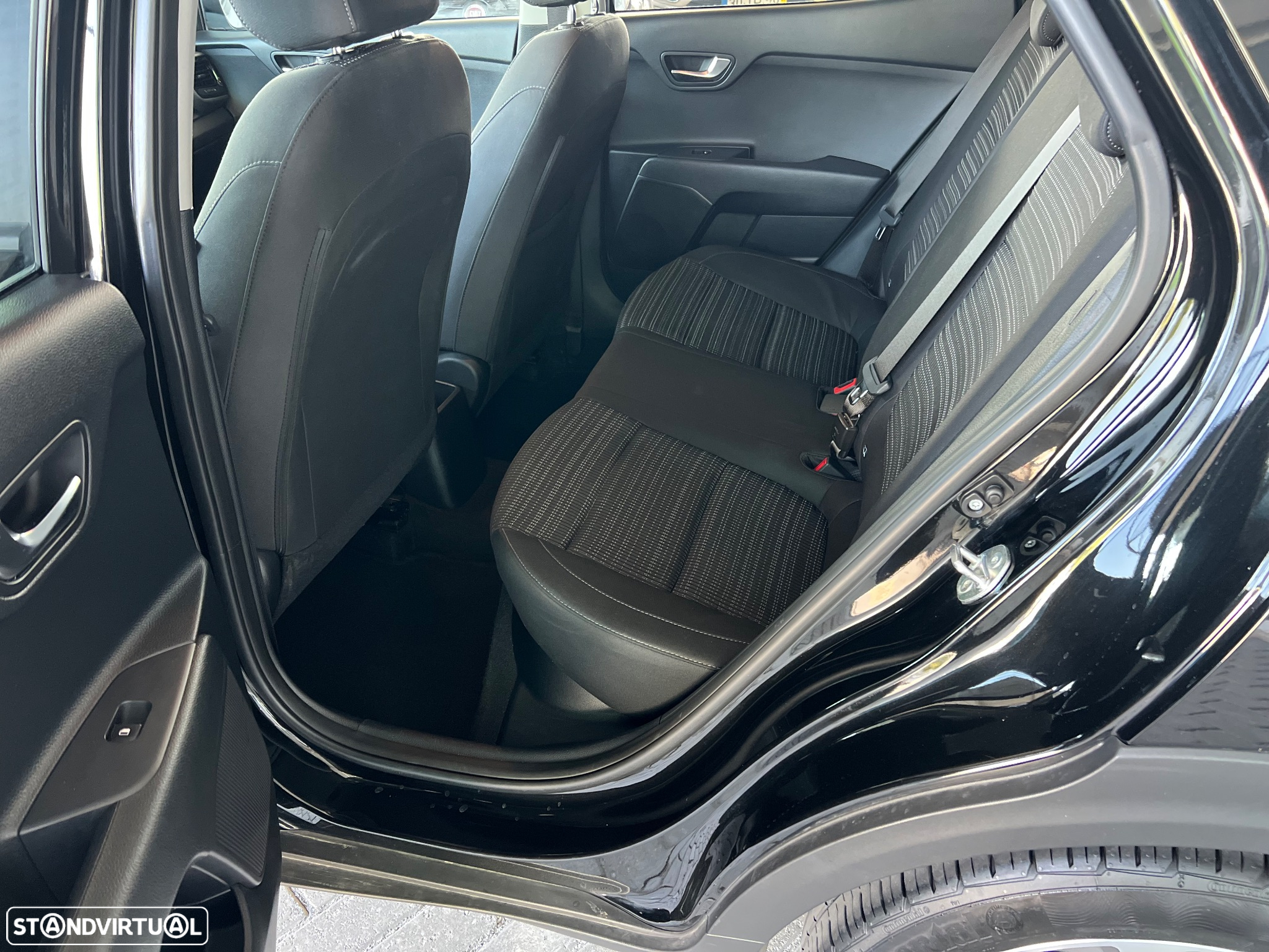 Kia Stonic 1.0 T-GDI Drive - 13