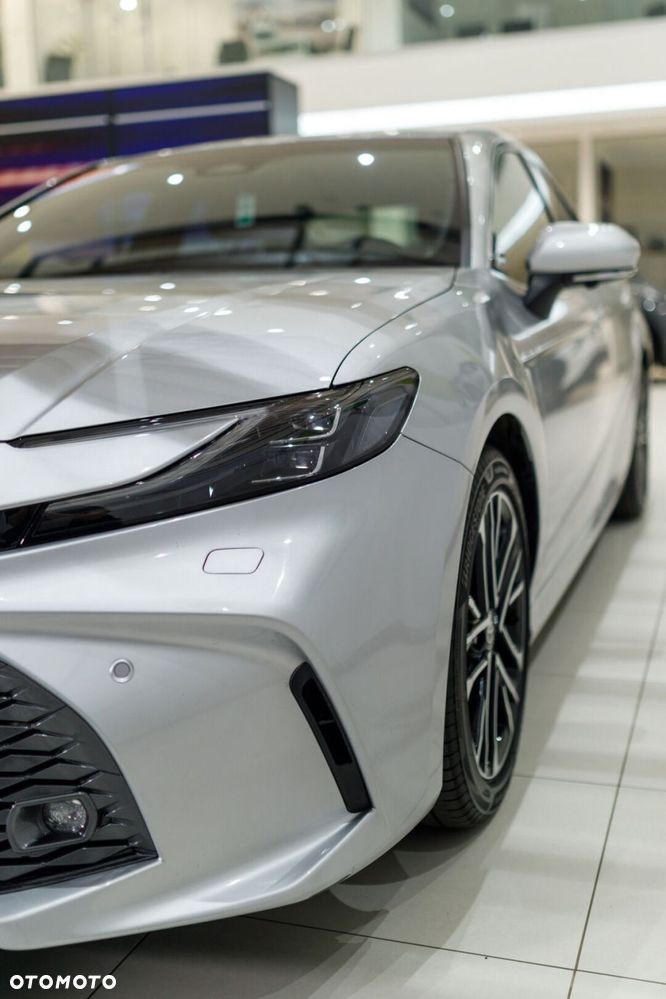Toyota Camry - 12