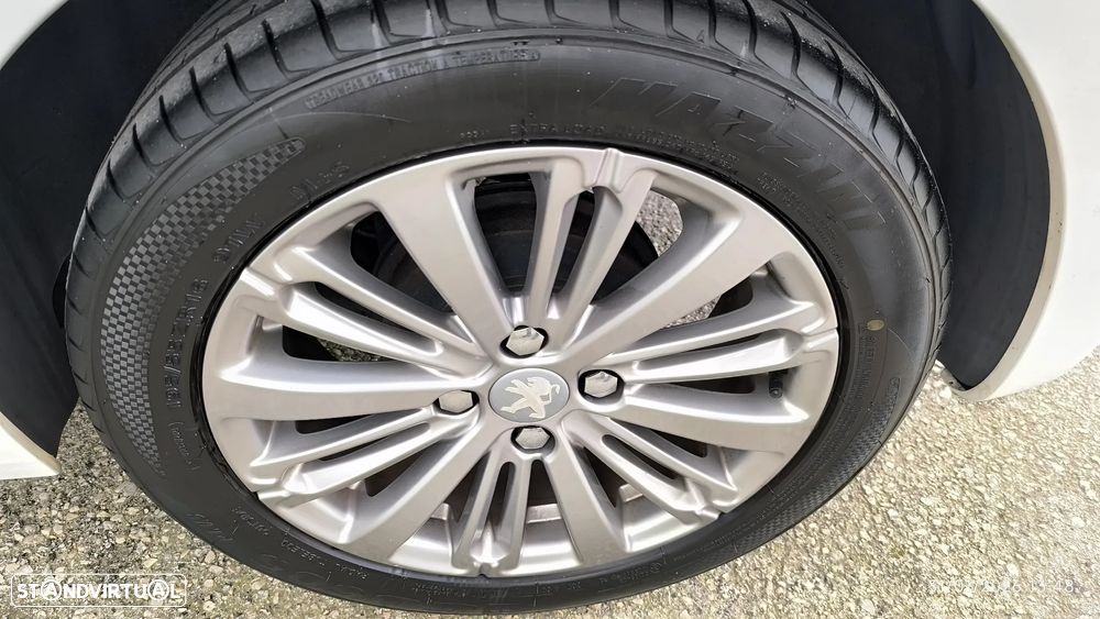 Peugeot 208 1.2 PureTech Style - 48