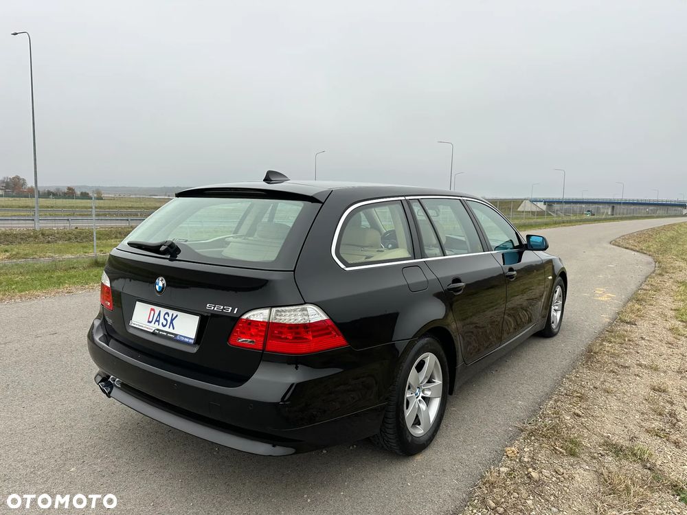 BMW Seria 5 523i Touring - 5