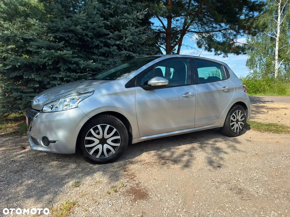 Peugeot 208 - 23