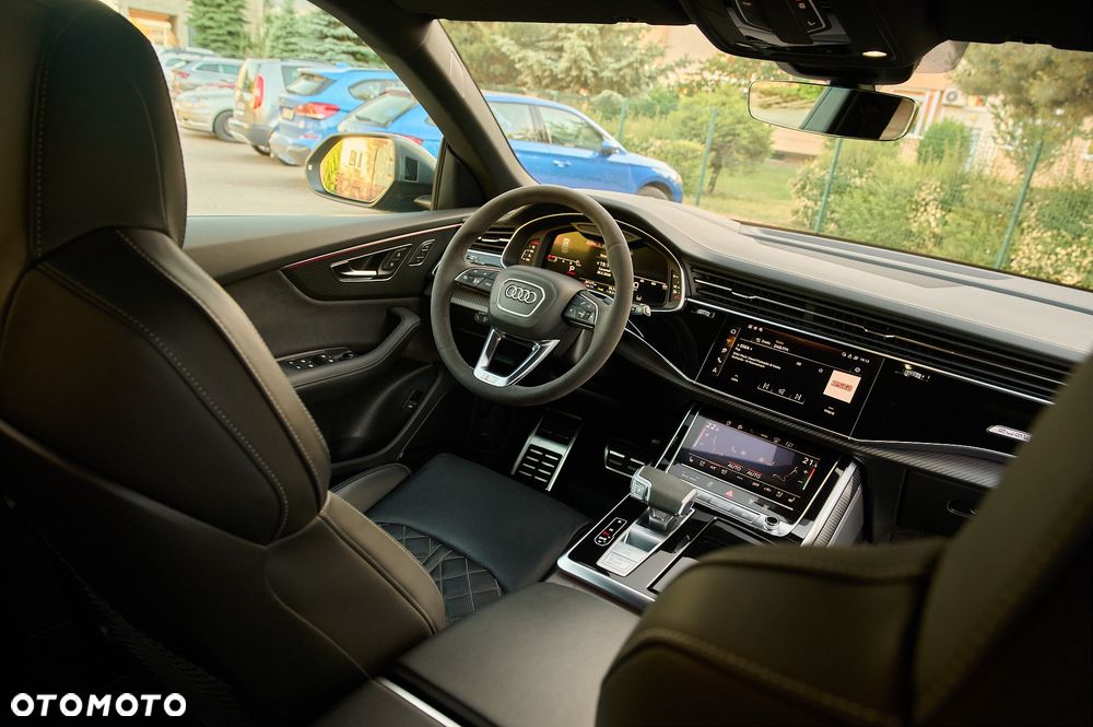 Audi SQ8 - 32