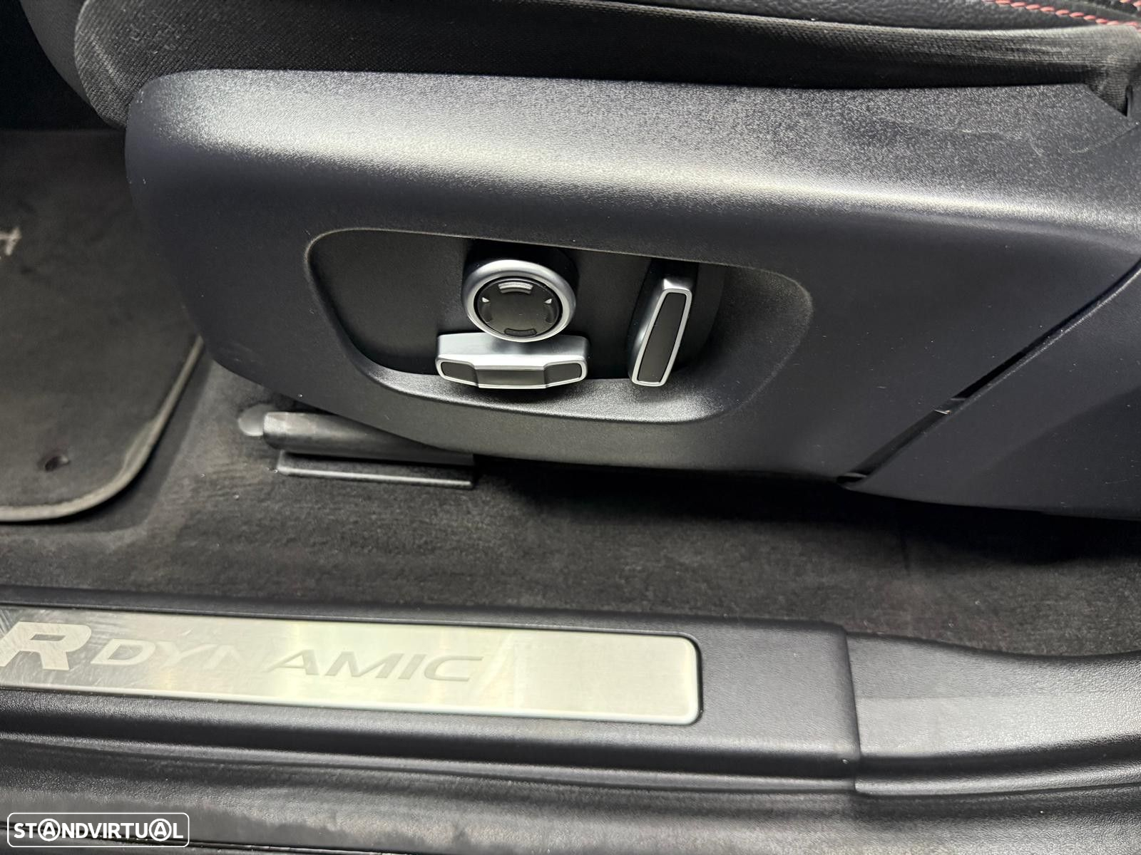 Land Rover Discovery Sport 1.5 I3 P300e AWD R-Dynamic HSE - 55