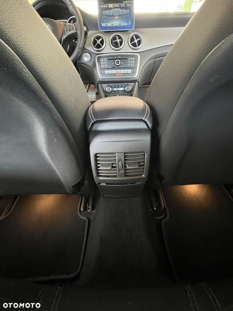 Mercedes-Benz CLA 250 4-Matic AMG Line - 21