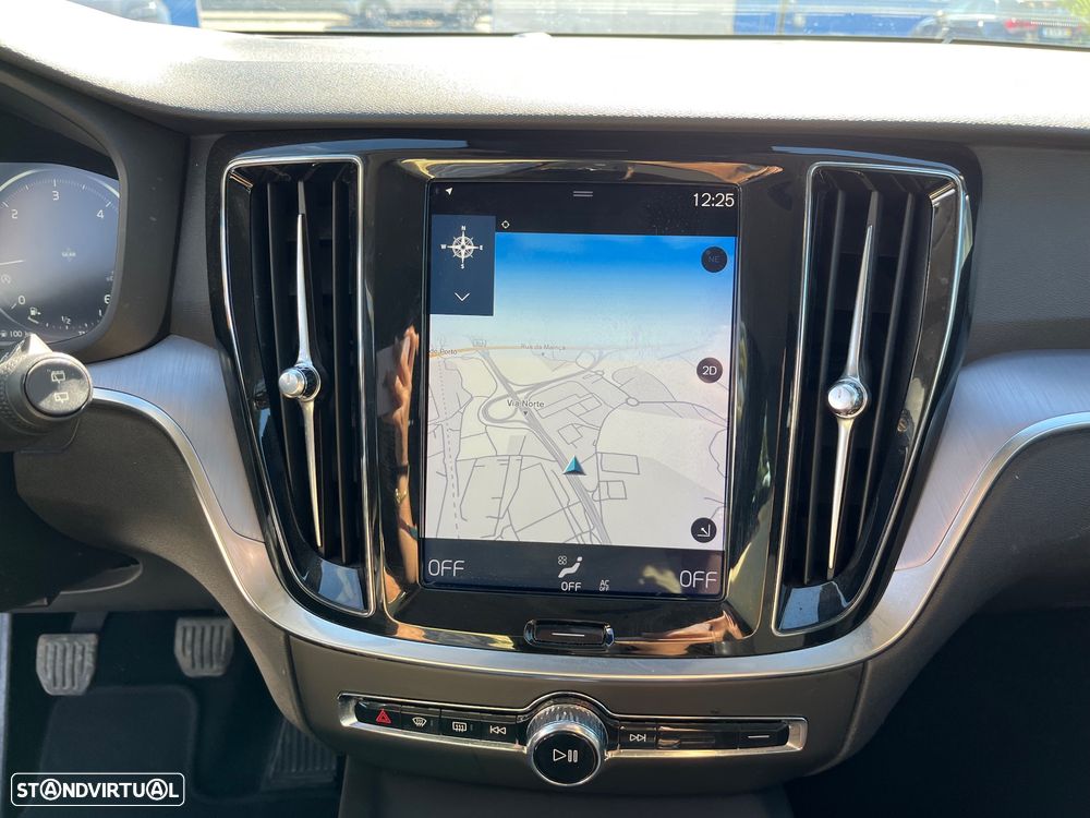 Volvo V60 2.0 D3 Momentum Plus - 41