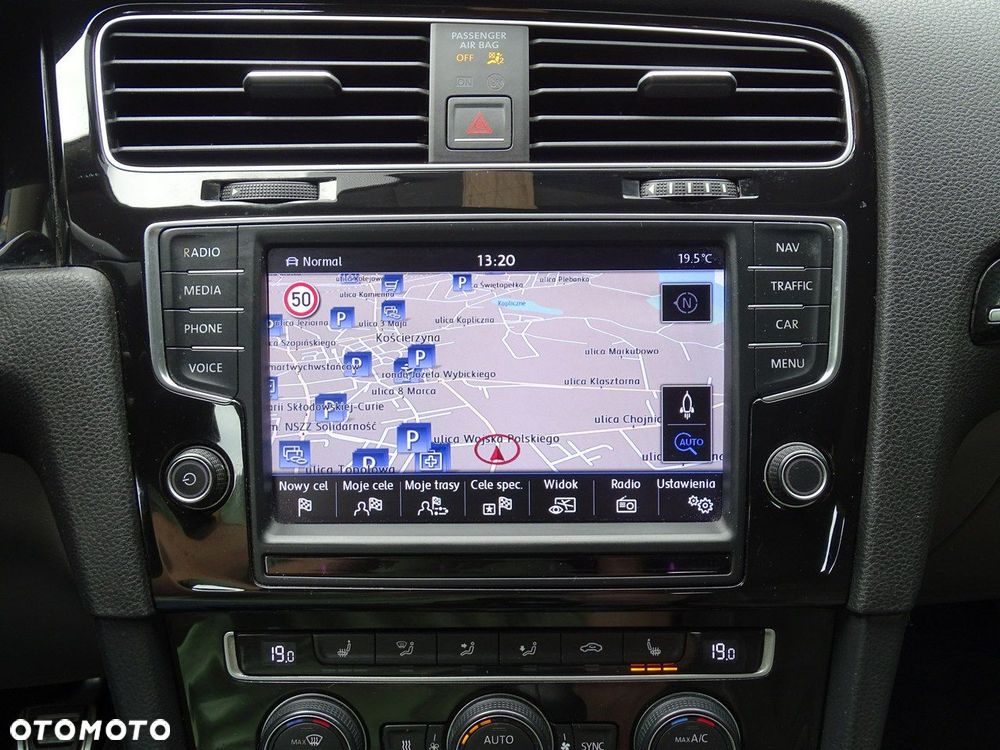 Volkswagen Golf - 24