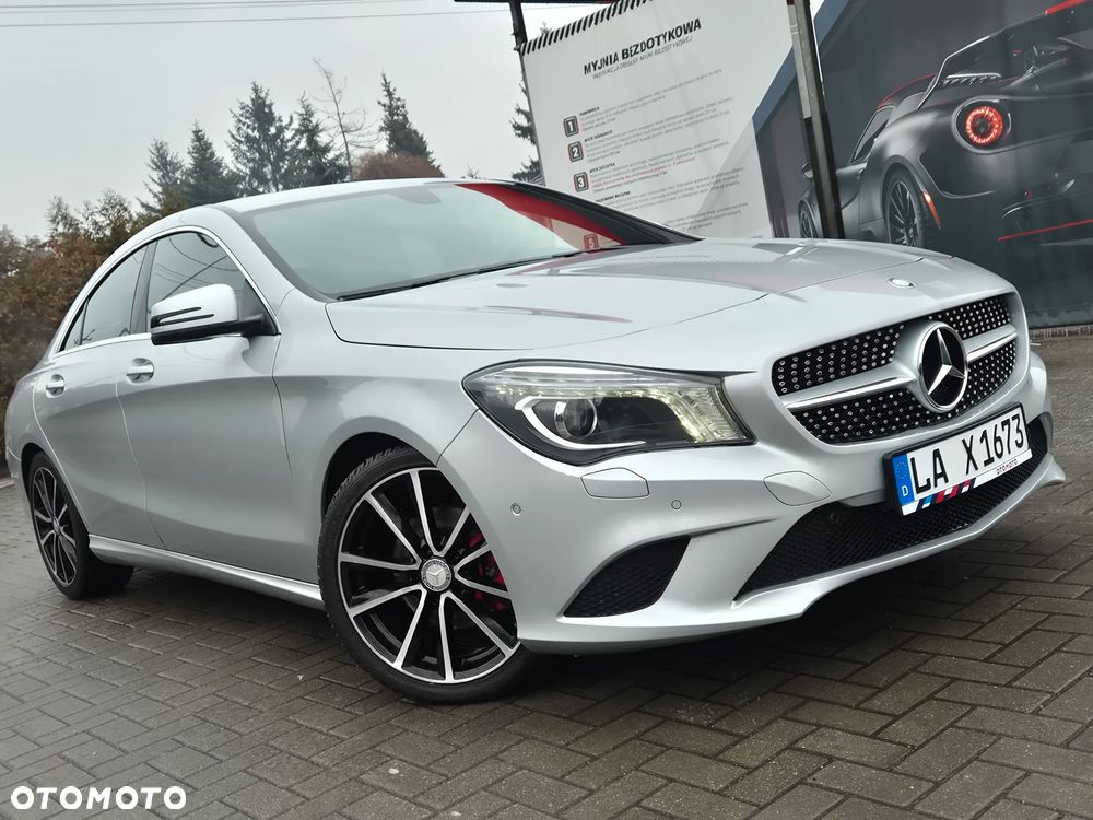 Mercedes-Benz CLA 180 AMG Line - 19
