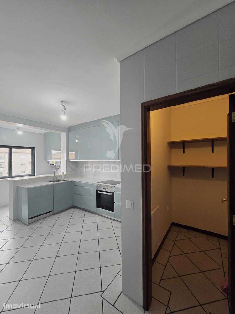 Apartamento T3 Remodelado com Garagem Fechada – Santa Joana, Aveiro - Grande imagem: 4/27