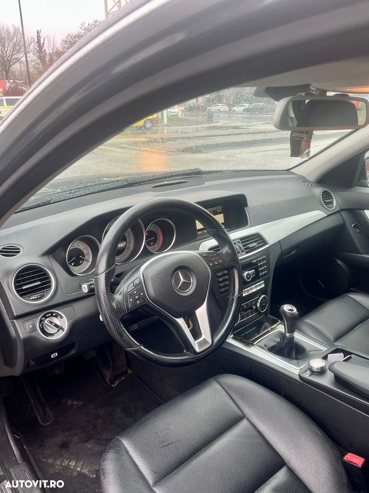 Mercedes-Benz C - 4