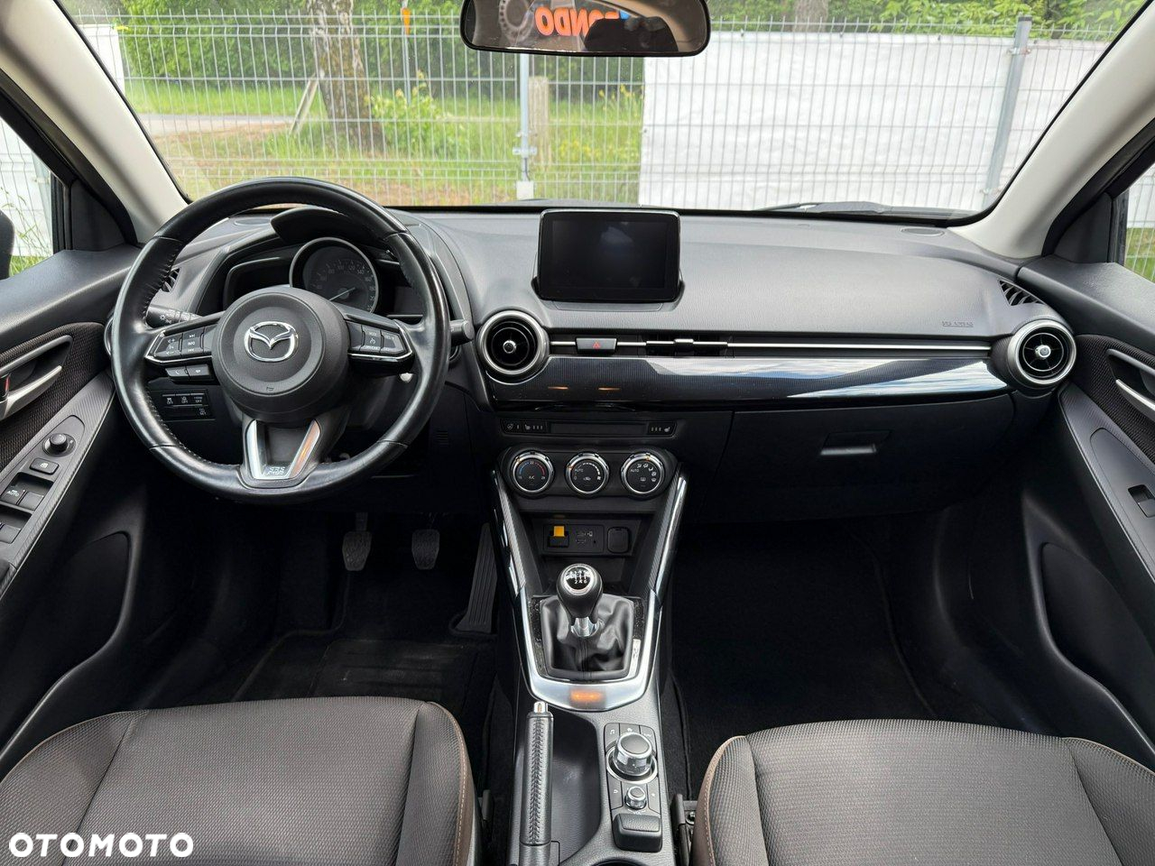 Mazda 2 - 6