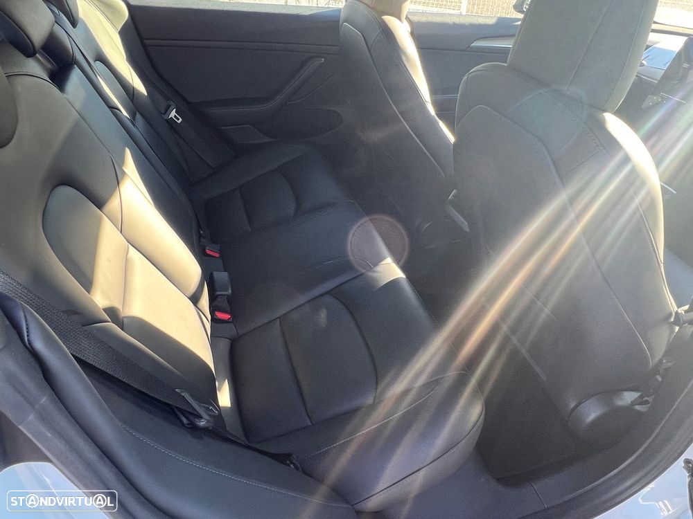 Tesla Model 3 - 6