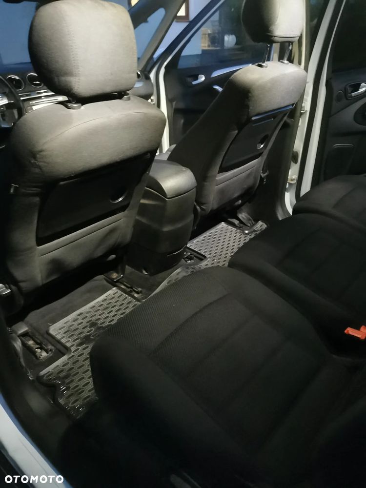 Ford S-Max 2.0 TDCi DPF Titanium - 12