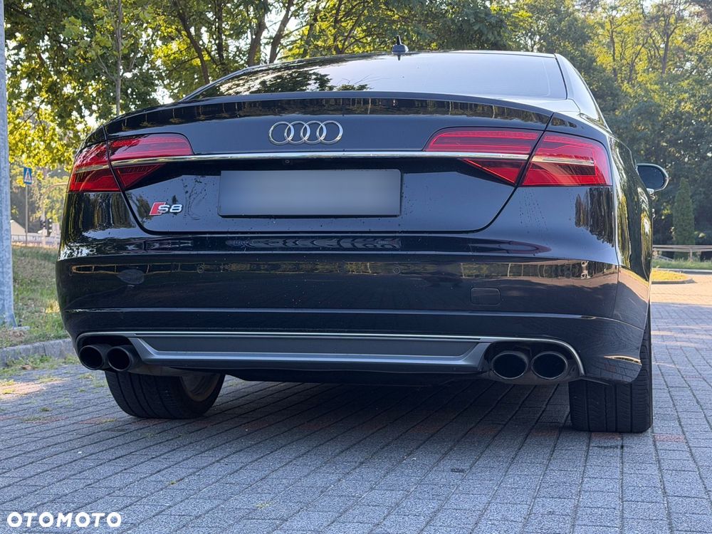 Audi S8 Plus - 14