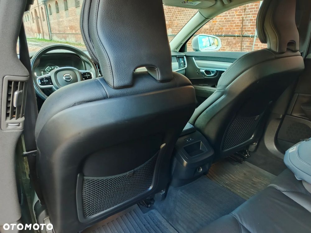 Volvo V90 D5 AWD Momentum - 26