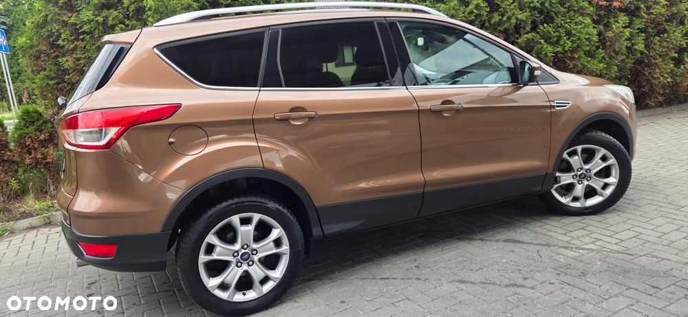 Ford Kuga 2.0 TDCi 2x4 Titanium - 15