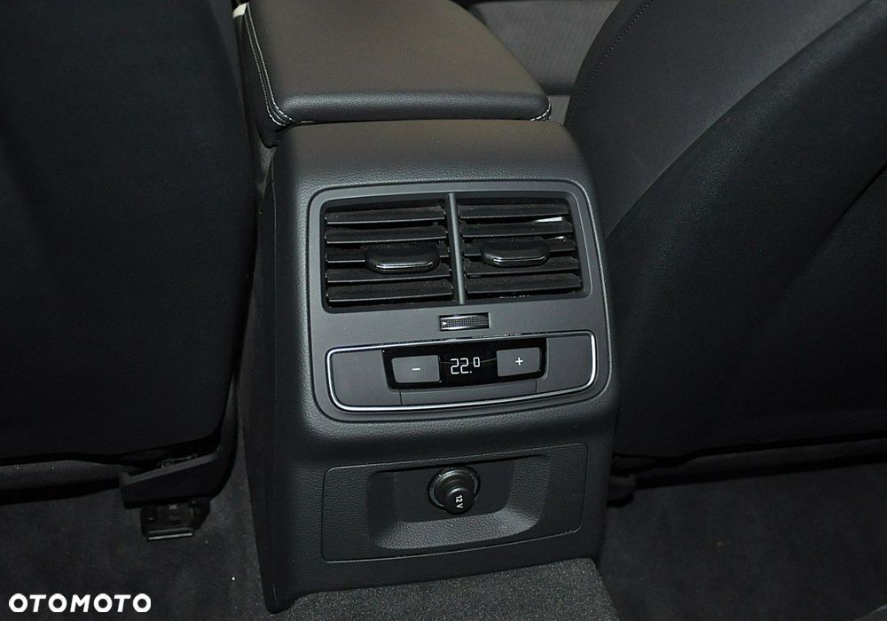 Audi A4 Limousine - 28