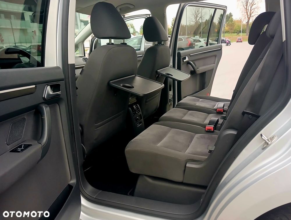 Volkswagen Touran - 21