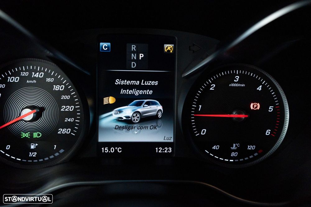 Mercedes-Benz GLC 250 d 4Matic 9G-TRONIC AMG Line - 13