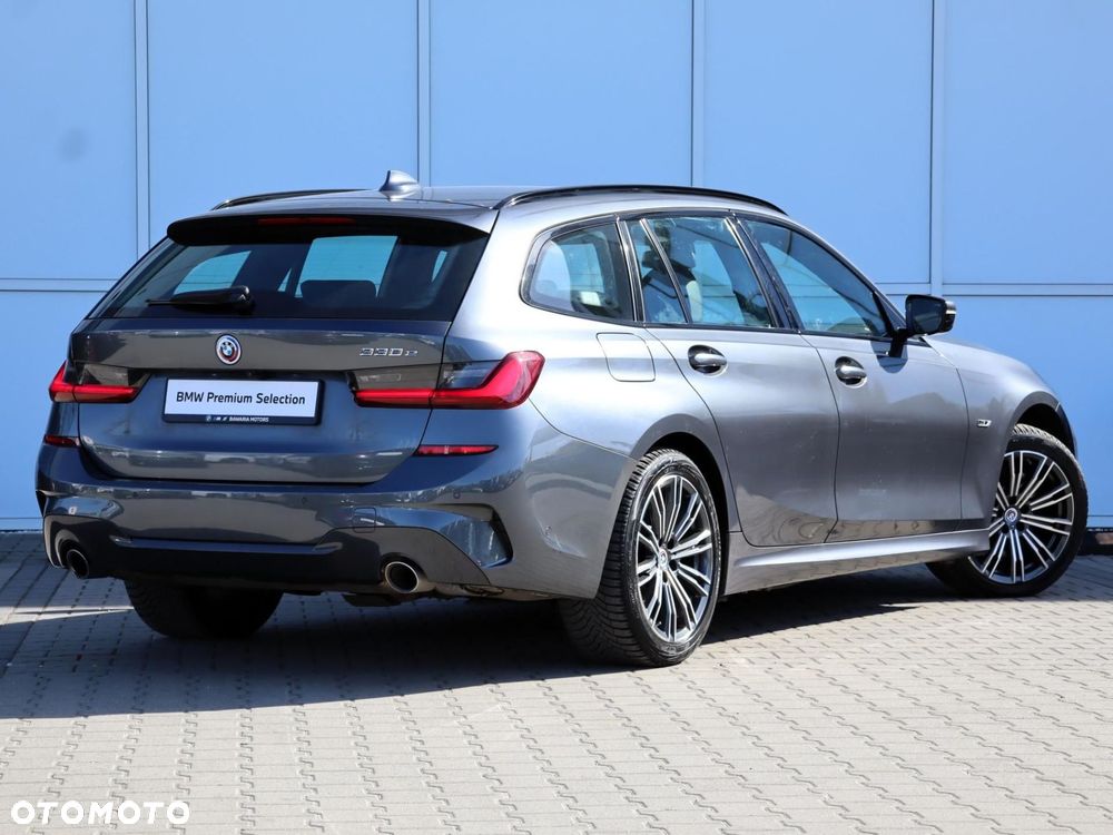 BMW Seria 3 330e M Sport sport - 2