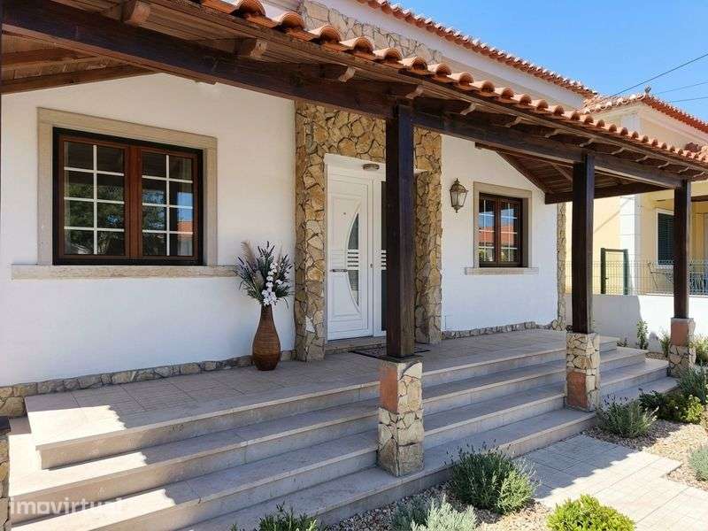 Moradia T3 para recuperação total em Loures