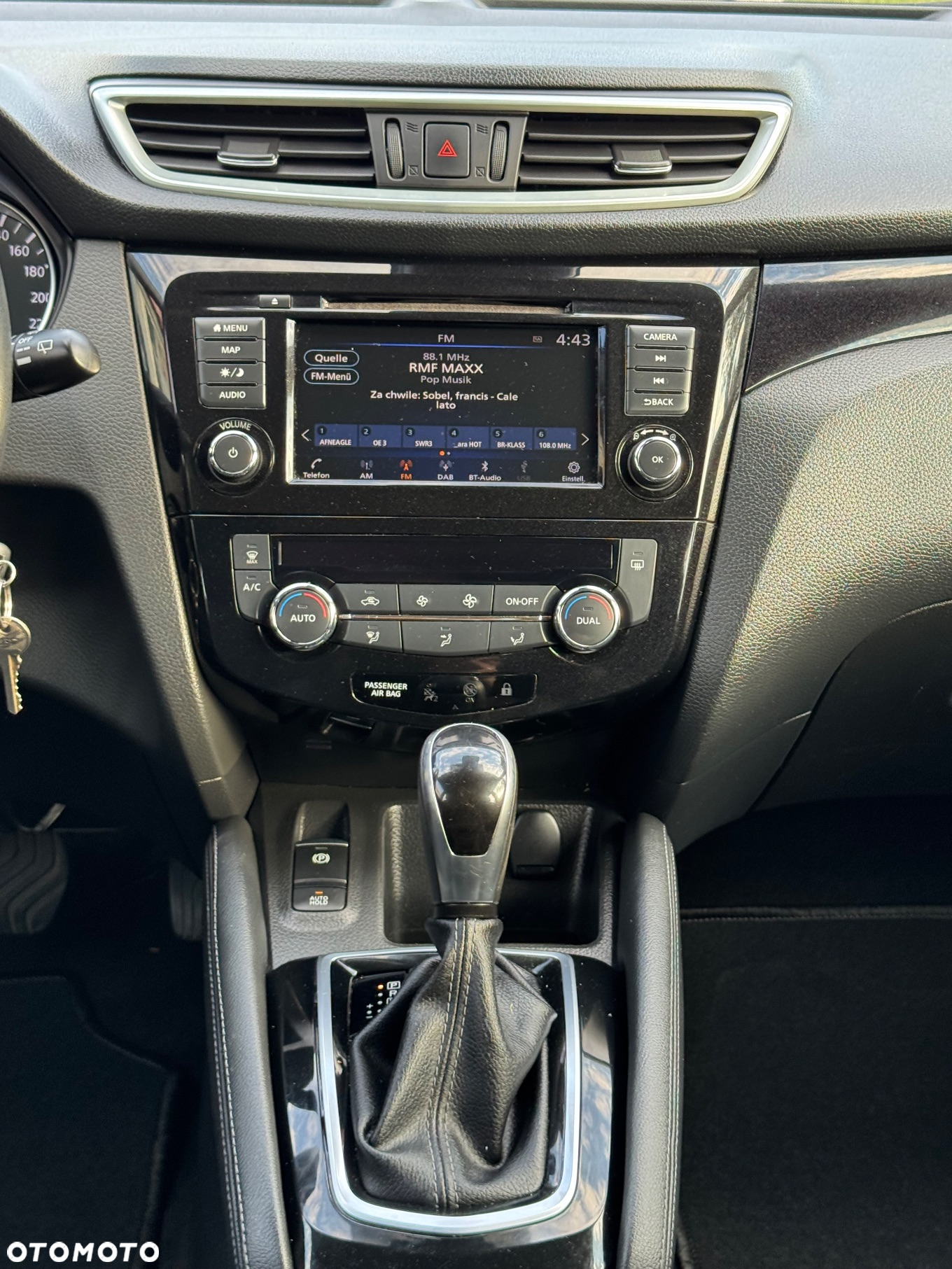 Nissan Qashqai - 25