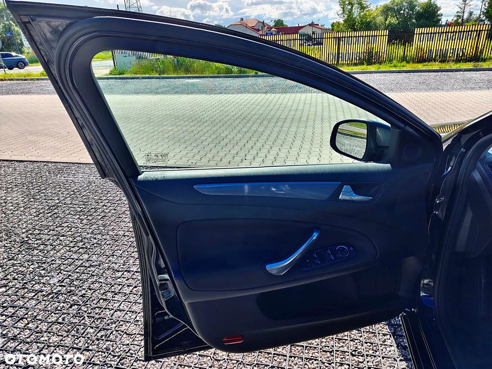 Ford Mondeo 2.0 Trend - 25
