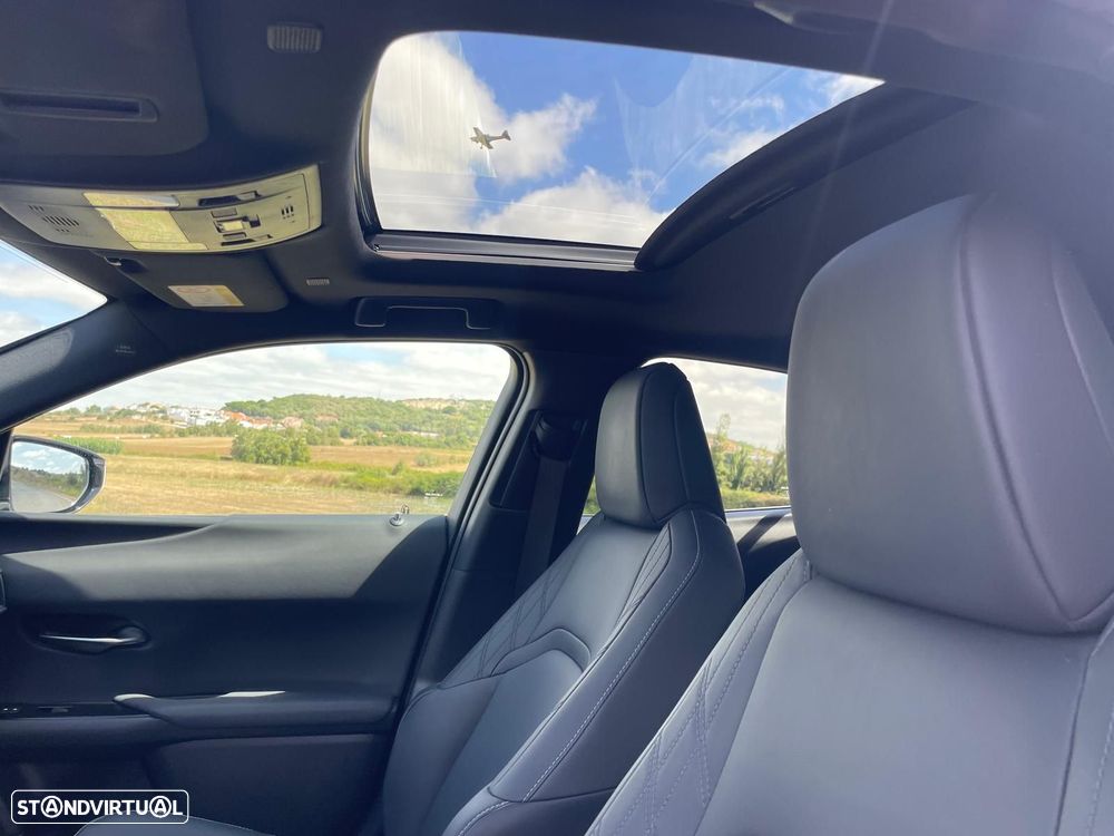 Lexus UX 250h Sport (Ecrã 12.3) - 16