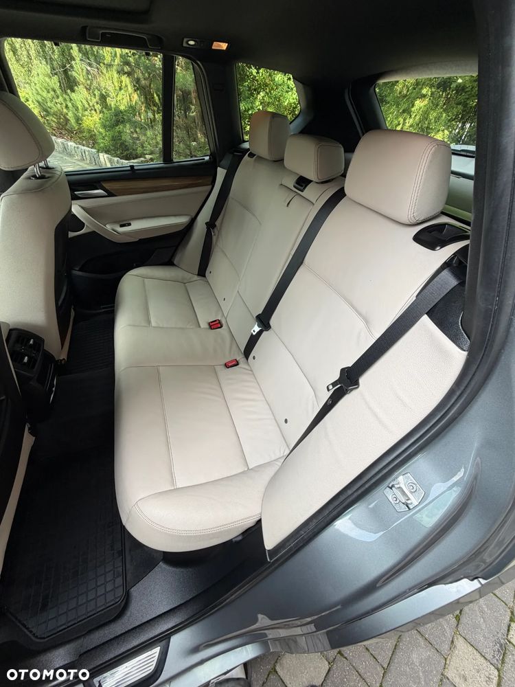 BMW X3 xDrive28i Sport-Aut M Sport - 26