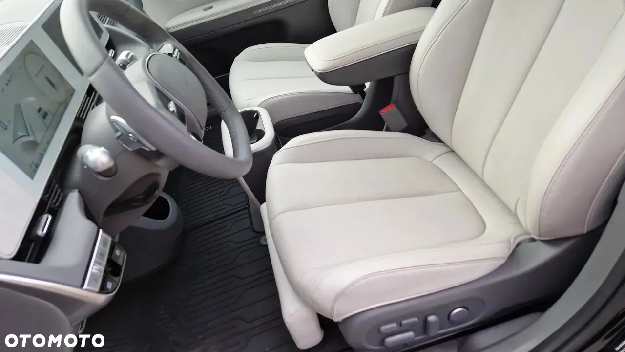 Hyundai IONIQ - 11