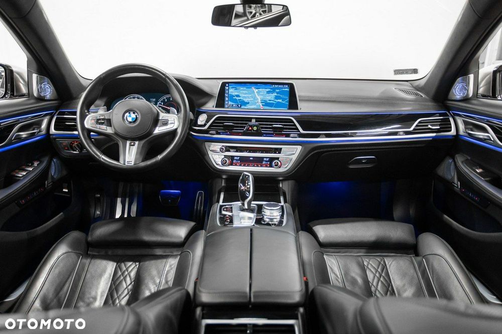 BMW Seria 7 M760Li xDrive - 26