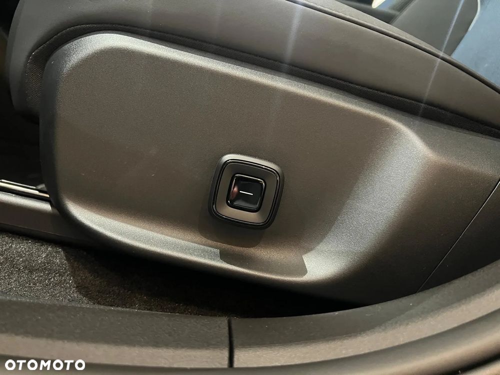 Volvo EX30 69kWh Single Motor Long Range Plus Black Edition - 28