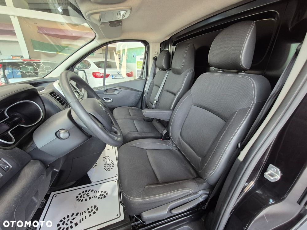 Renault Trafic 2.0 DCi 120  / L2H1 LONG / JEDYNY TAKI Z MONAKO / SERWISOWANY / ODŚWIEŻONY / ORYG. NISKI PRZEBIEG / RARYTAS / LAMPY LEDOWER  / DŁUGA PAKA / 3 MIEJSCA / UNIKATOWY STYL / EURO 6 - 18