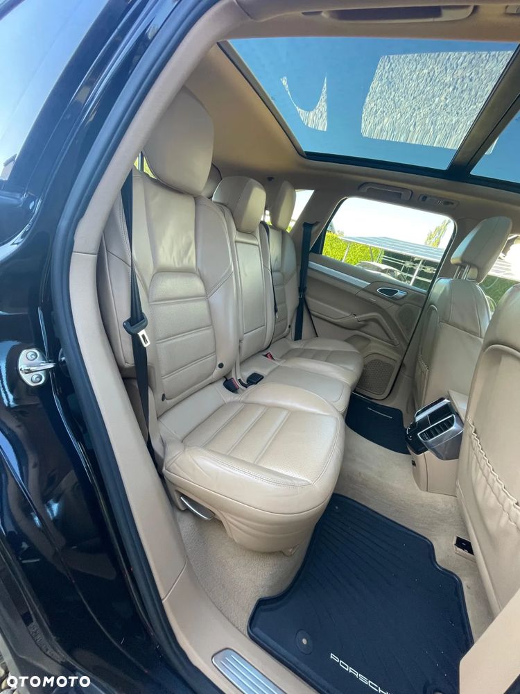 Porsche Cayenne S - 11
