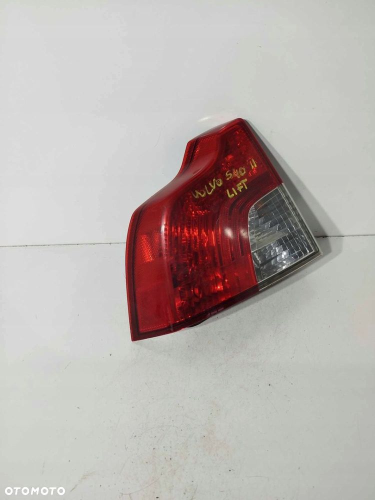 LAMPA LEWA TYLNA VOLVO S40 II LIFT 30744538 - 11