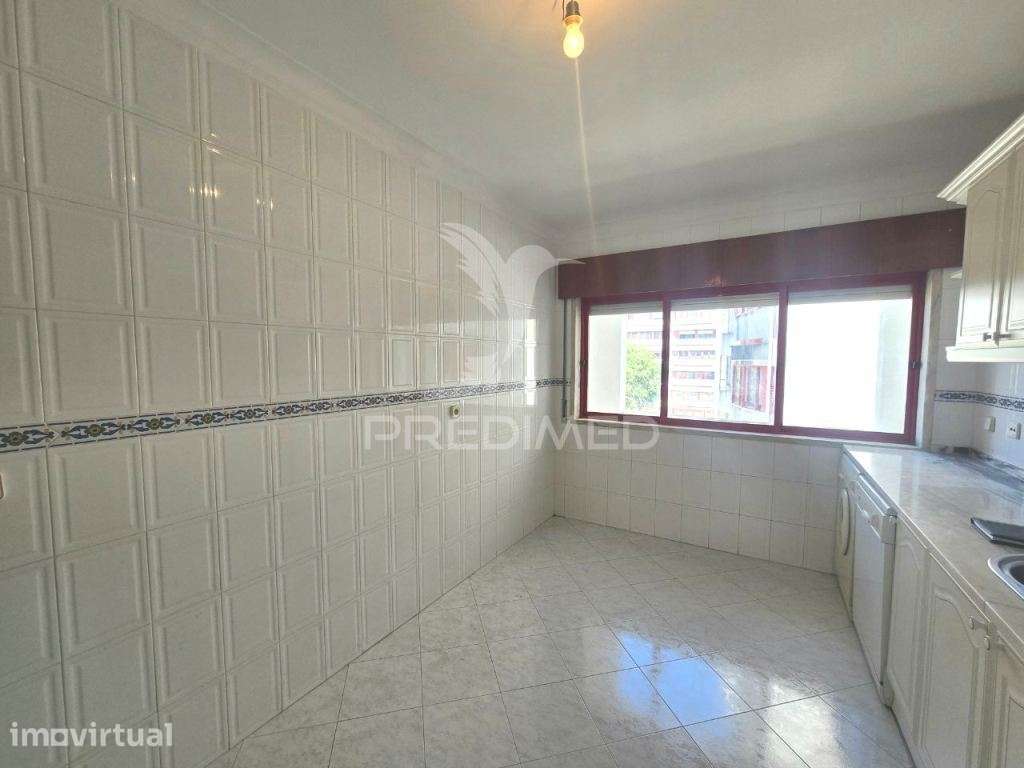 Apartamento T2 c/Garagem, em Cavaleira -Mem Martins - Grande imagem: 2/24