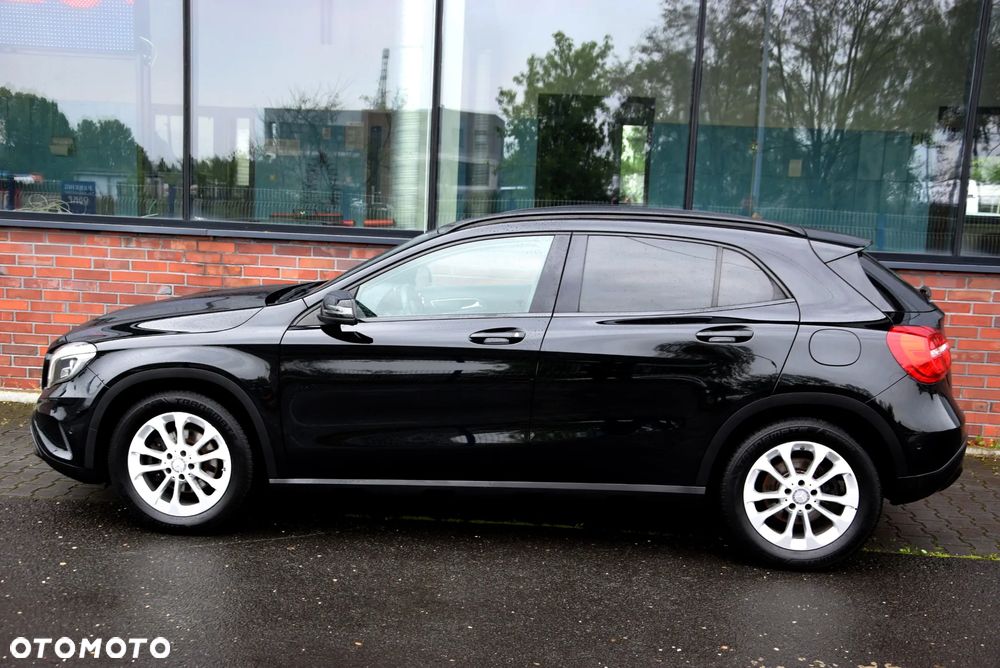 Mercedes-Benz GLA 180 - 18